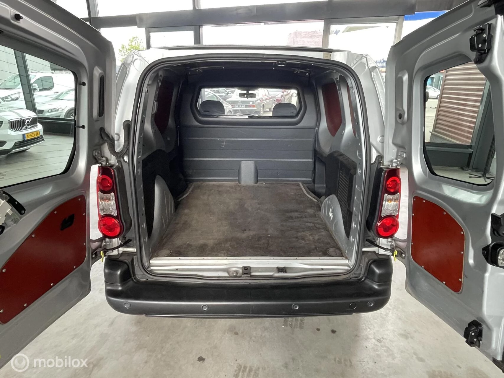 Hoofdafbeelding Peugeot Partner