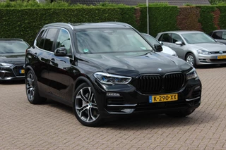 BMW X5 xDrive45e High Executive / Trekhaak / 360Camera / Head-up / Leder / Luchtvering / 21'' / CarPlay / Stuurverwarming / Stoelverwarming 4x / Dodehoek / DAB / ACC
