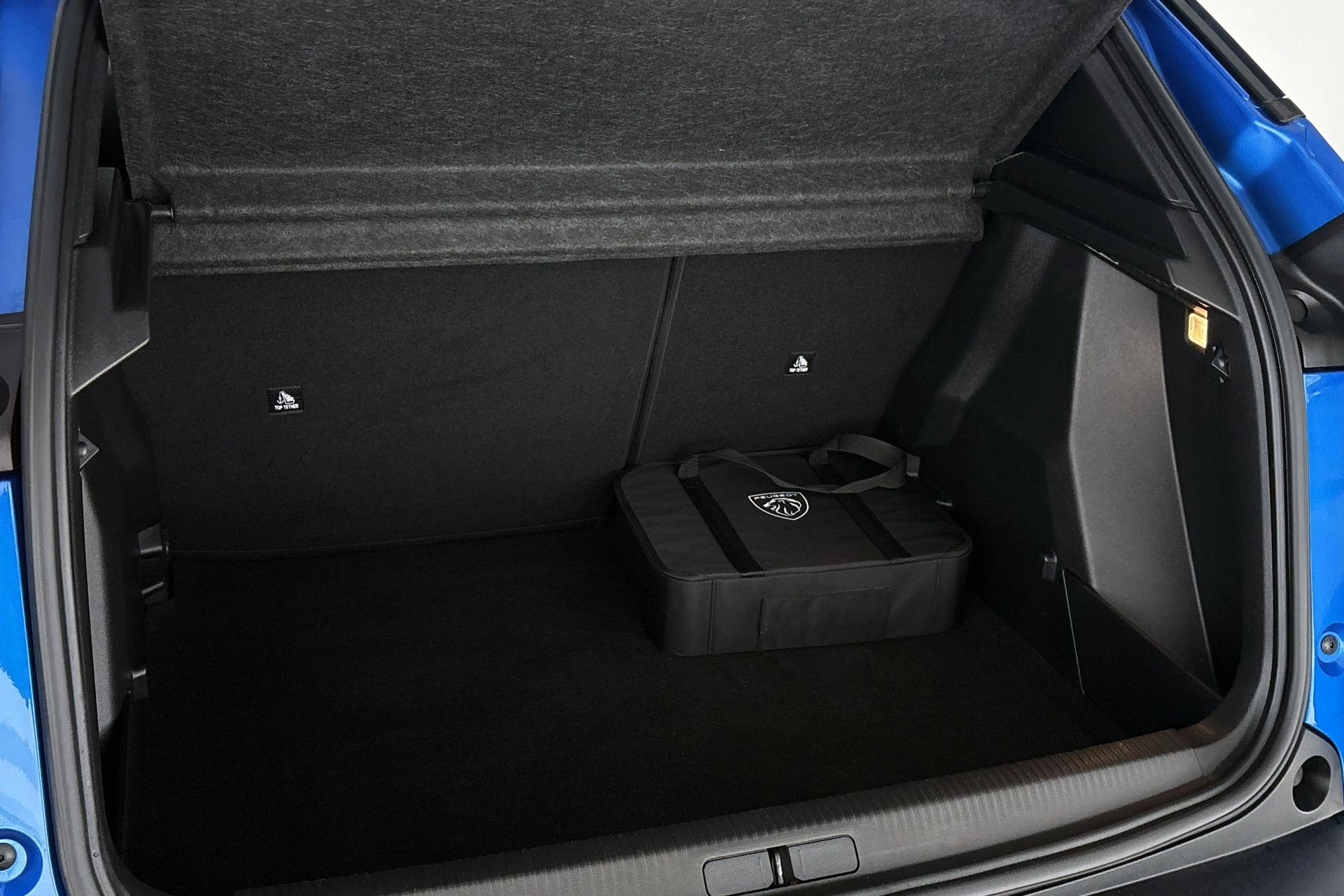 Hoofdafbeelding Peugeot e-2008