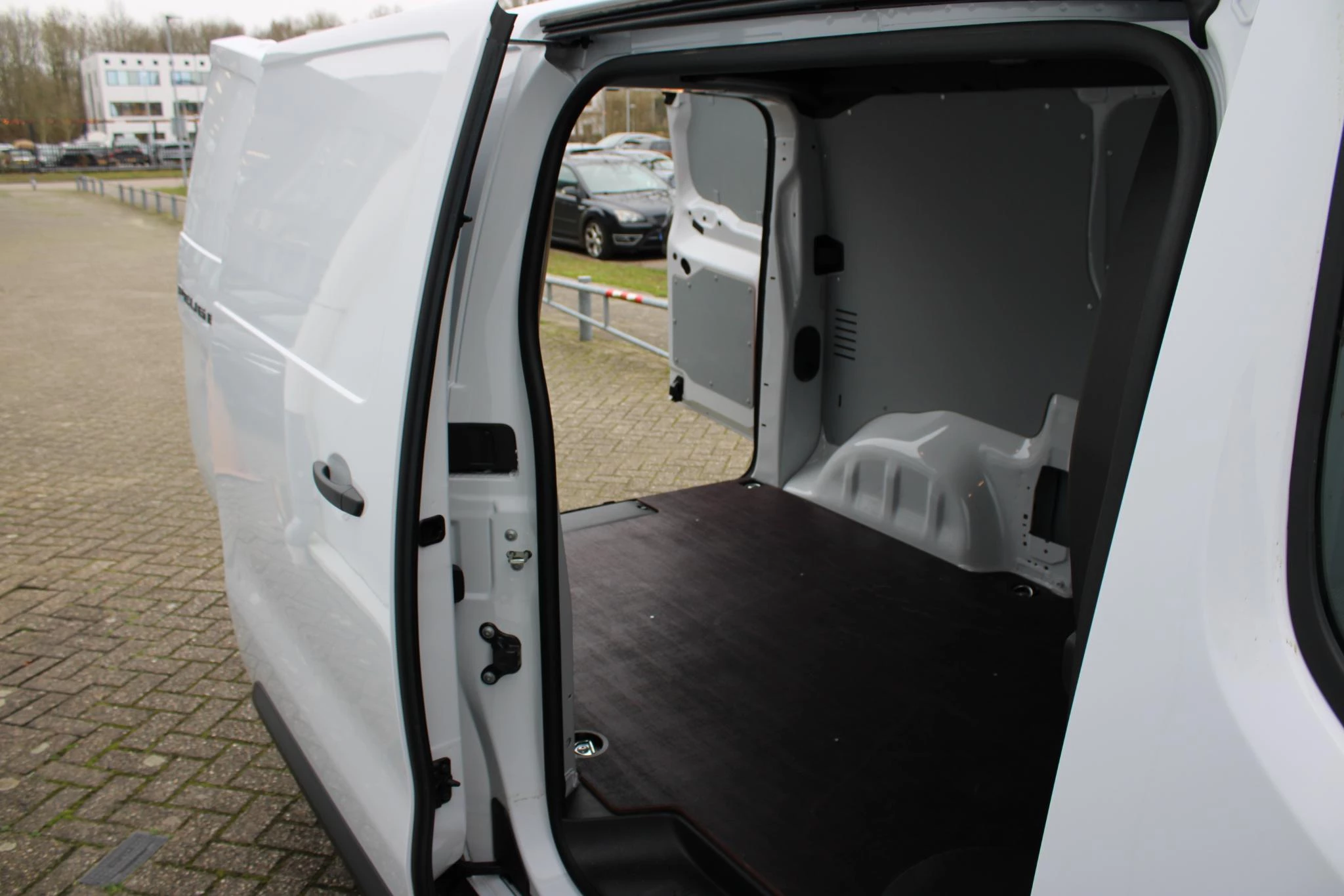 Hoofdafbeelding Peugeot e-Expert