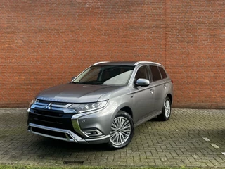 Mitsubishi Outlander 2.4 PHEV 4WD|DEALEROND|CAMERA|CARPLAY