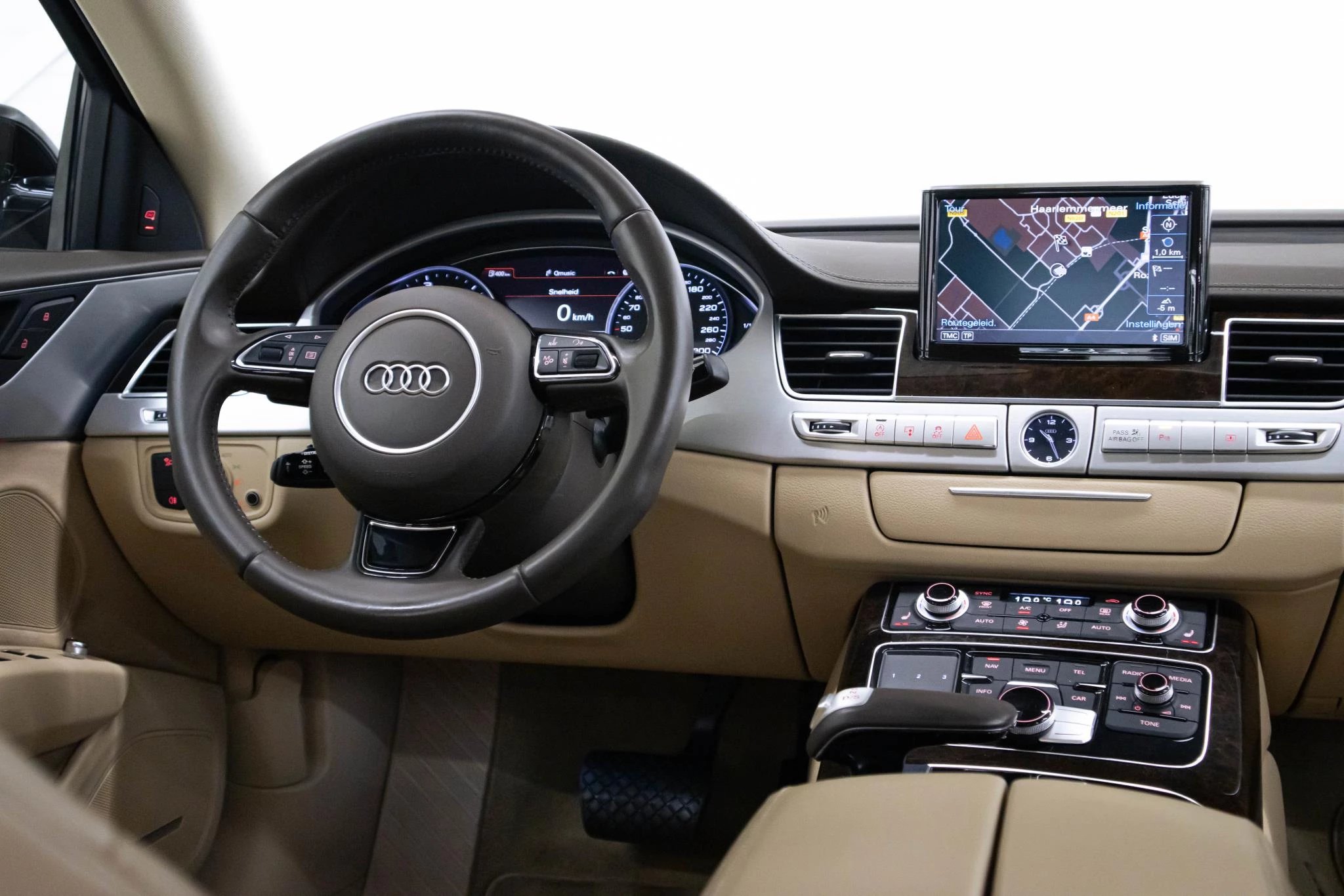 Hoofdafbeelding Audi A8