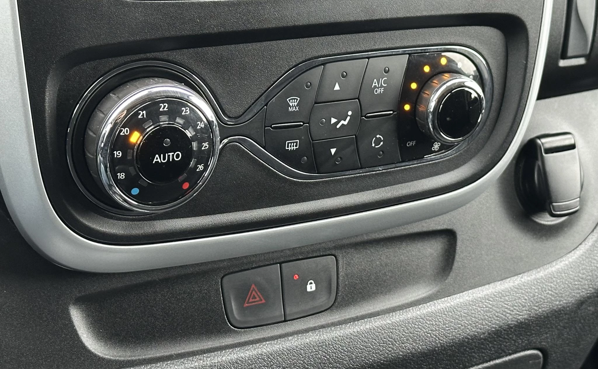 Hoofdafbeelding Nissan NV300