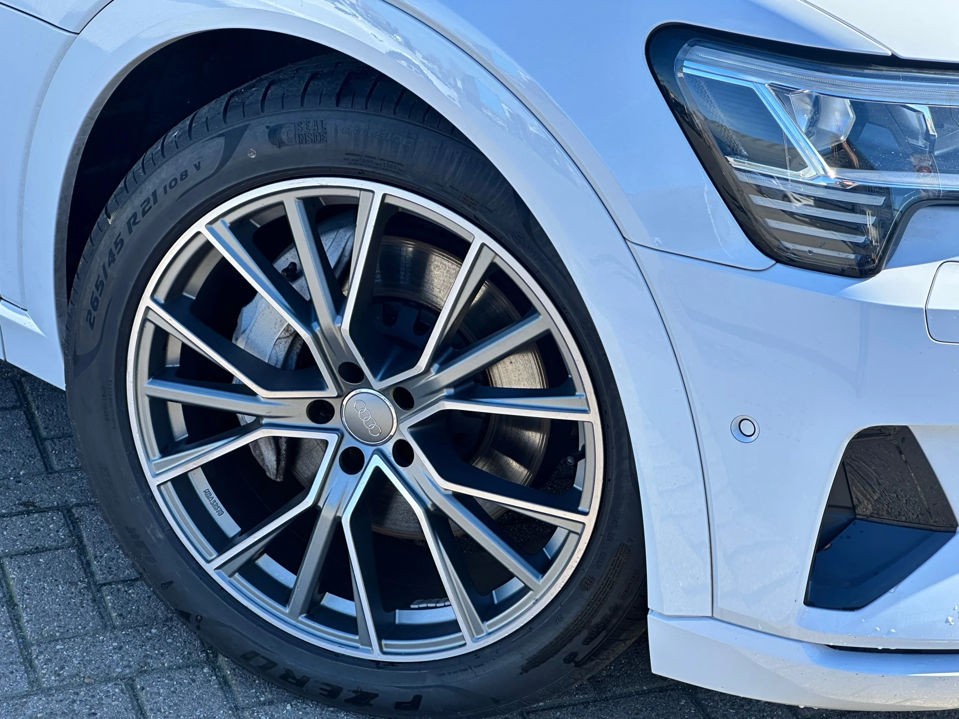 Hoofdafbeelding Audi e-tron