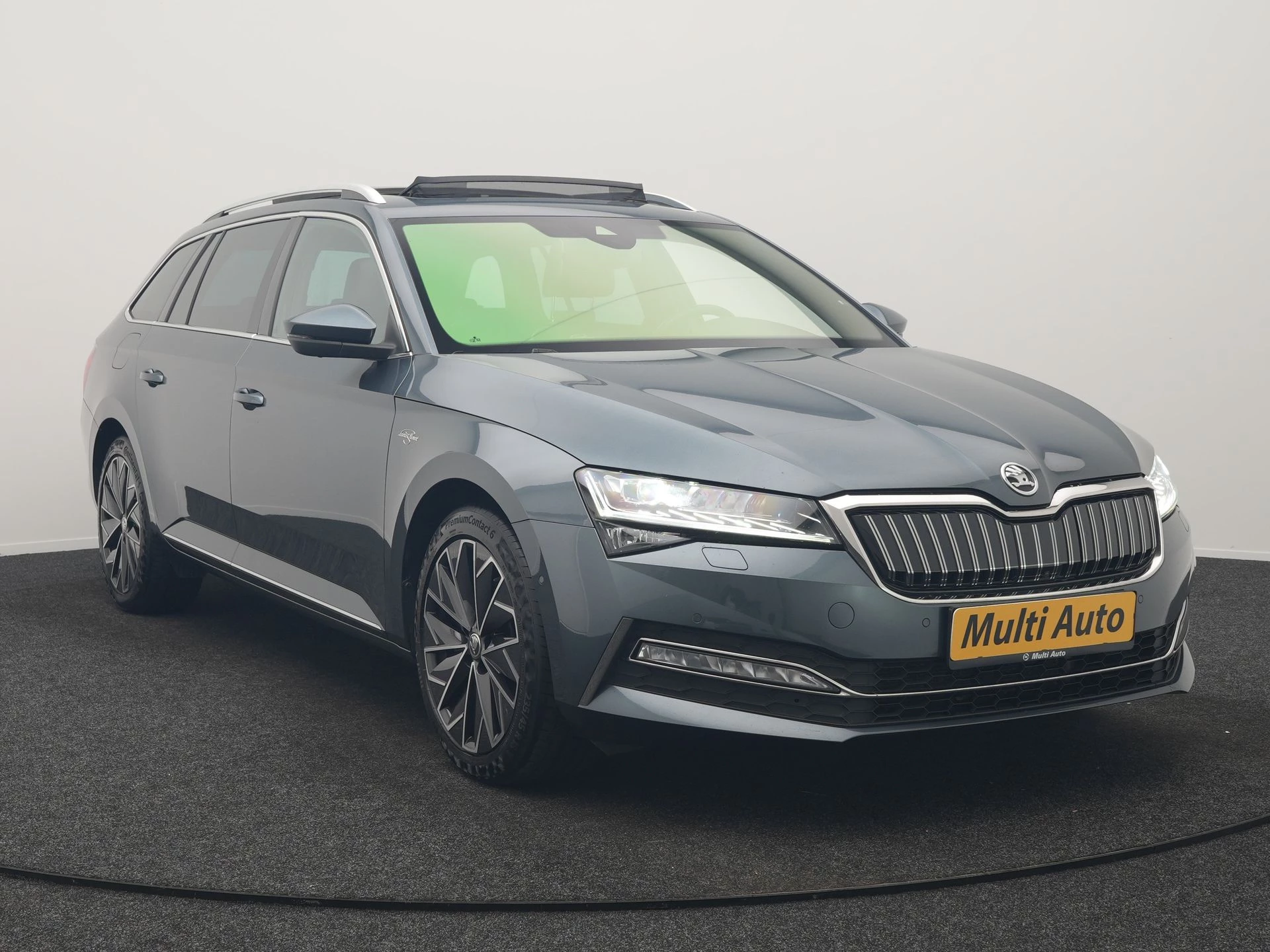 Hoofdafbeelding Škoda Superb