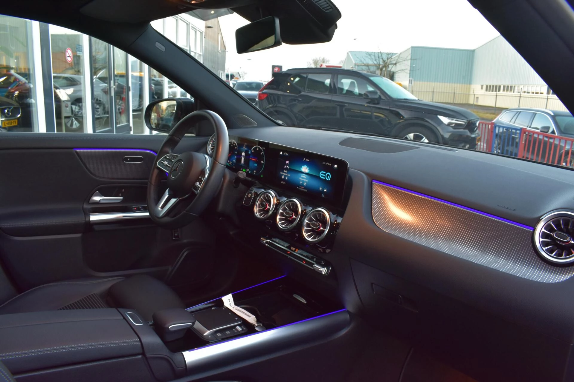 Hoofdafbeelding Mercedes-Benz EQA