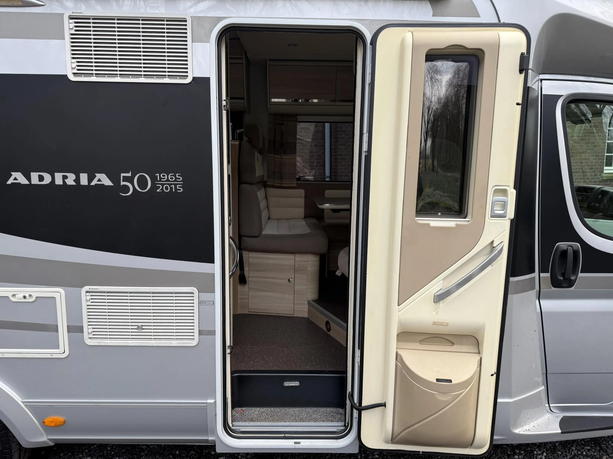 Hoofdafbeelding Adria Matrix m 670 sc