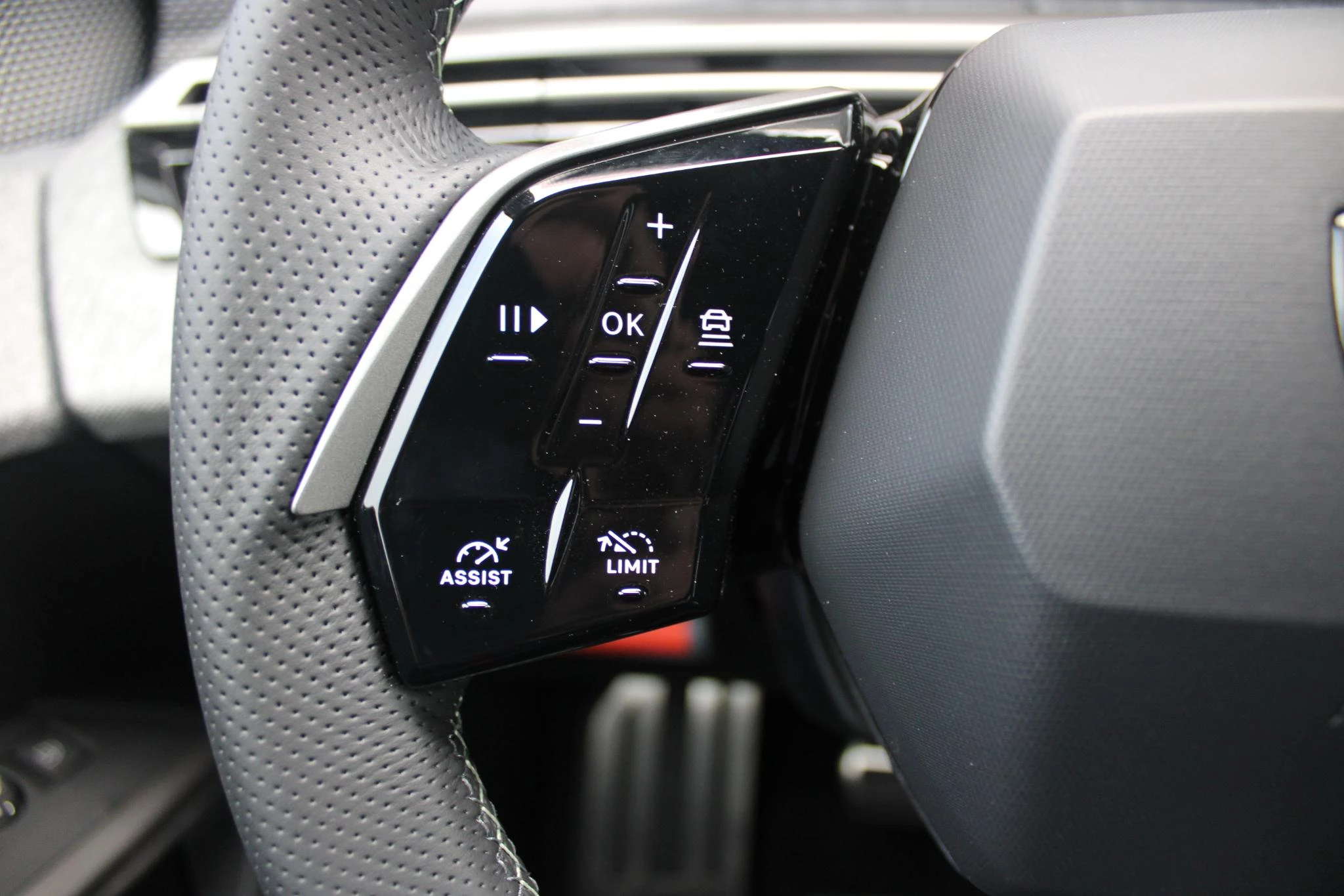 Hoofdafbeelding Peugeot e-3008