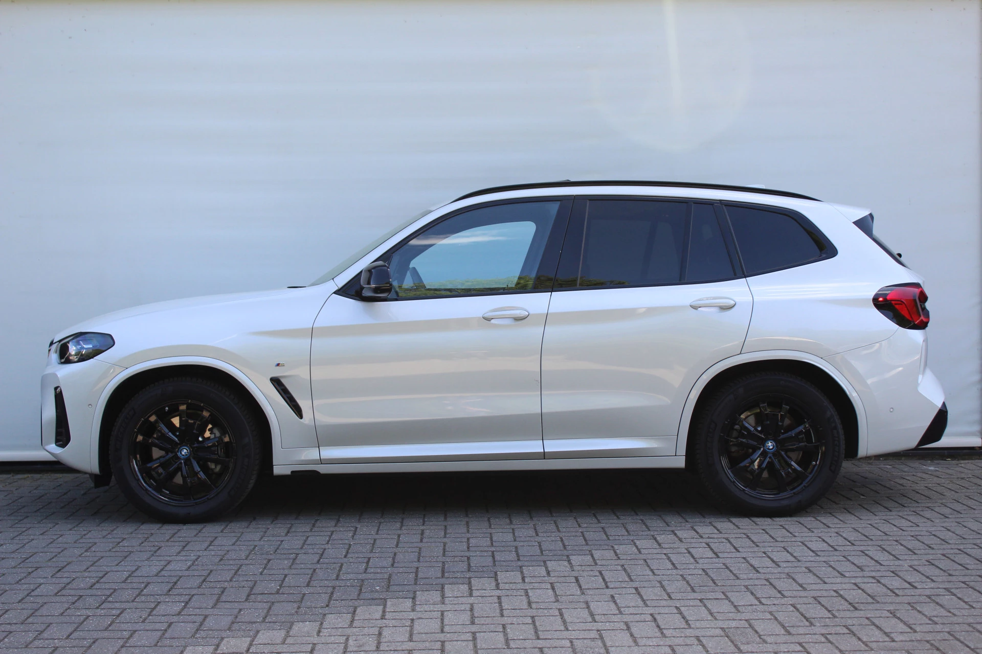 Hoofdafbeelding BMW iX3