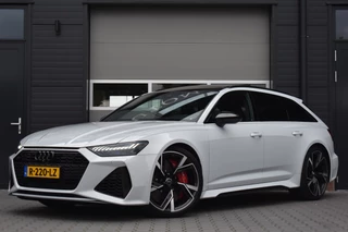 Audi RS6 Avant 600pk Dynamic Plus | Panoramadak | Keramisch | B&O Advanced 3D | Optiekpakket Carbon | Suzuka Grey | 22'' Velgen |