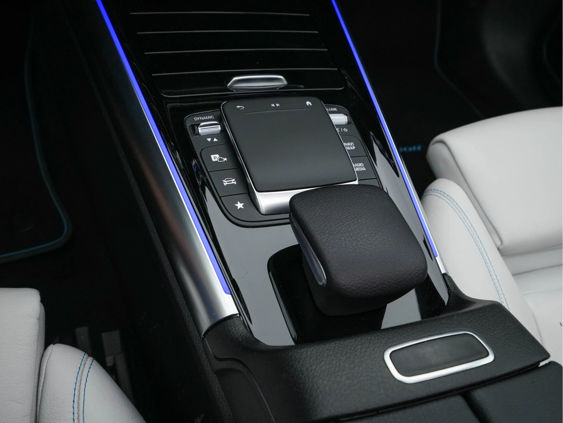 Hoofdafbeelding Mercedes-Benz EQA