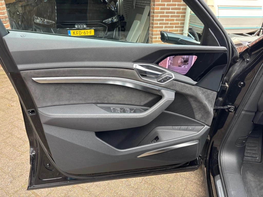 Hoofdafbeelding Audi e-tron