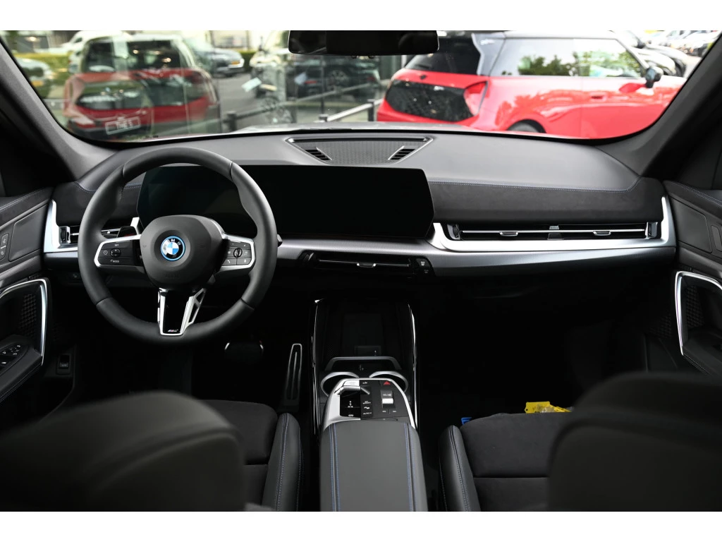 Hoofdafbeelding BMW iX1