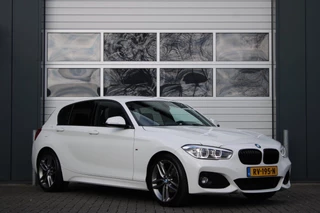 BMW 1-serie 118i M-Sport 136pk Clima/Cruise/Navi/Bluetooth/LED/PDC/Stoelverwarming/Sportstoelen/18"LM/ZwarteHemel/RadioCD.AUX.USB