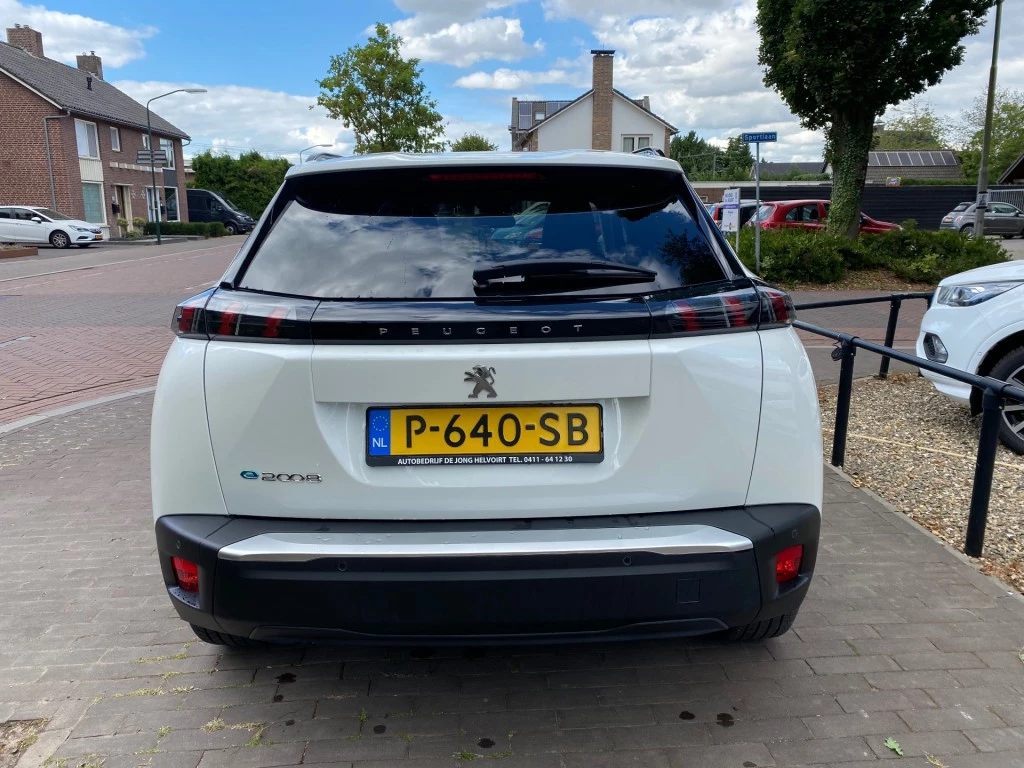 Hoofdafbeelding Peugeot e-2008