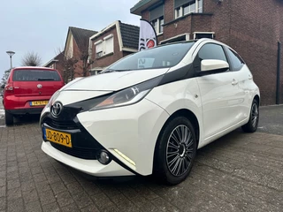Hoofdafbeelding Toyota Aygo Toyota Aygo 1.0 VVT-I X-PLAY