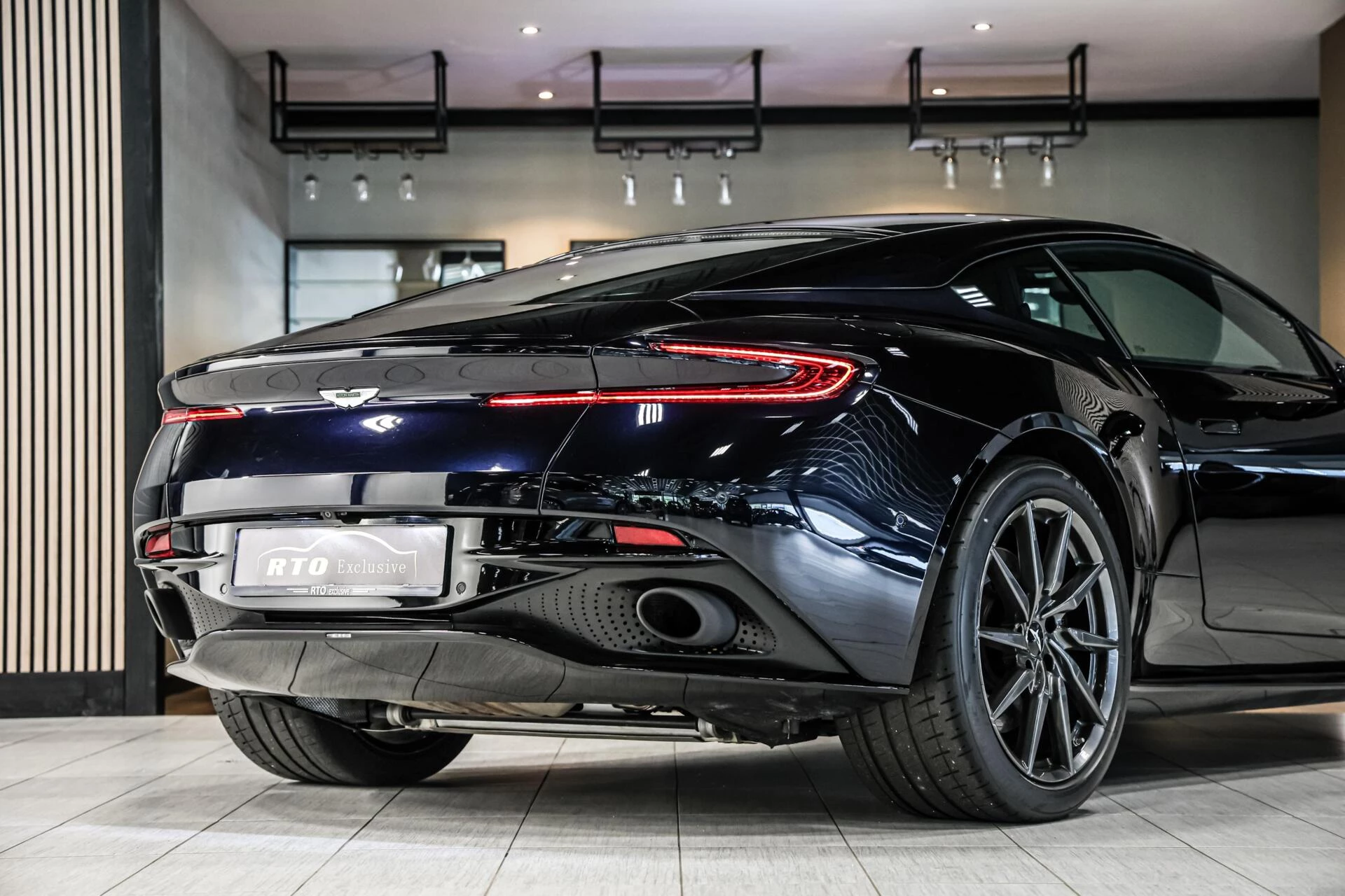Hoofdafbeelding Aston Martin DB11
