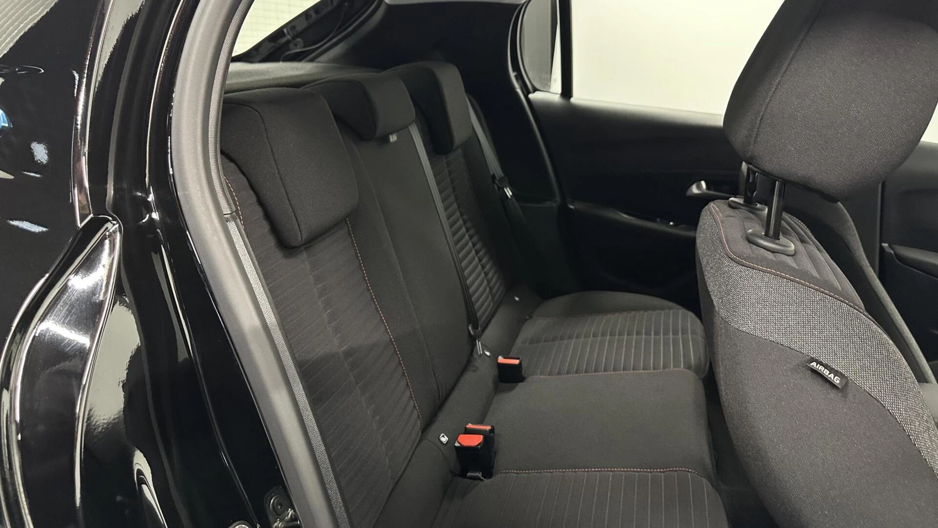 Hoofdafbeelding Peugeot e-208