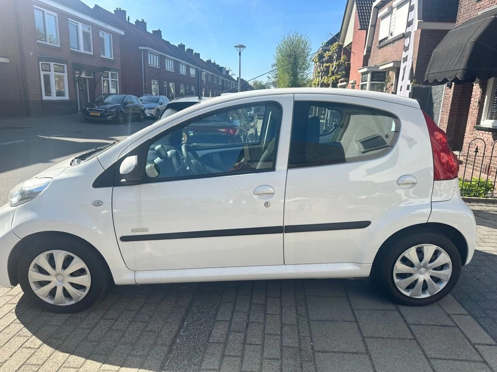 Hoofdafbeelding Peugeot 107