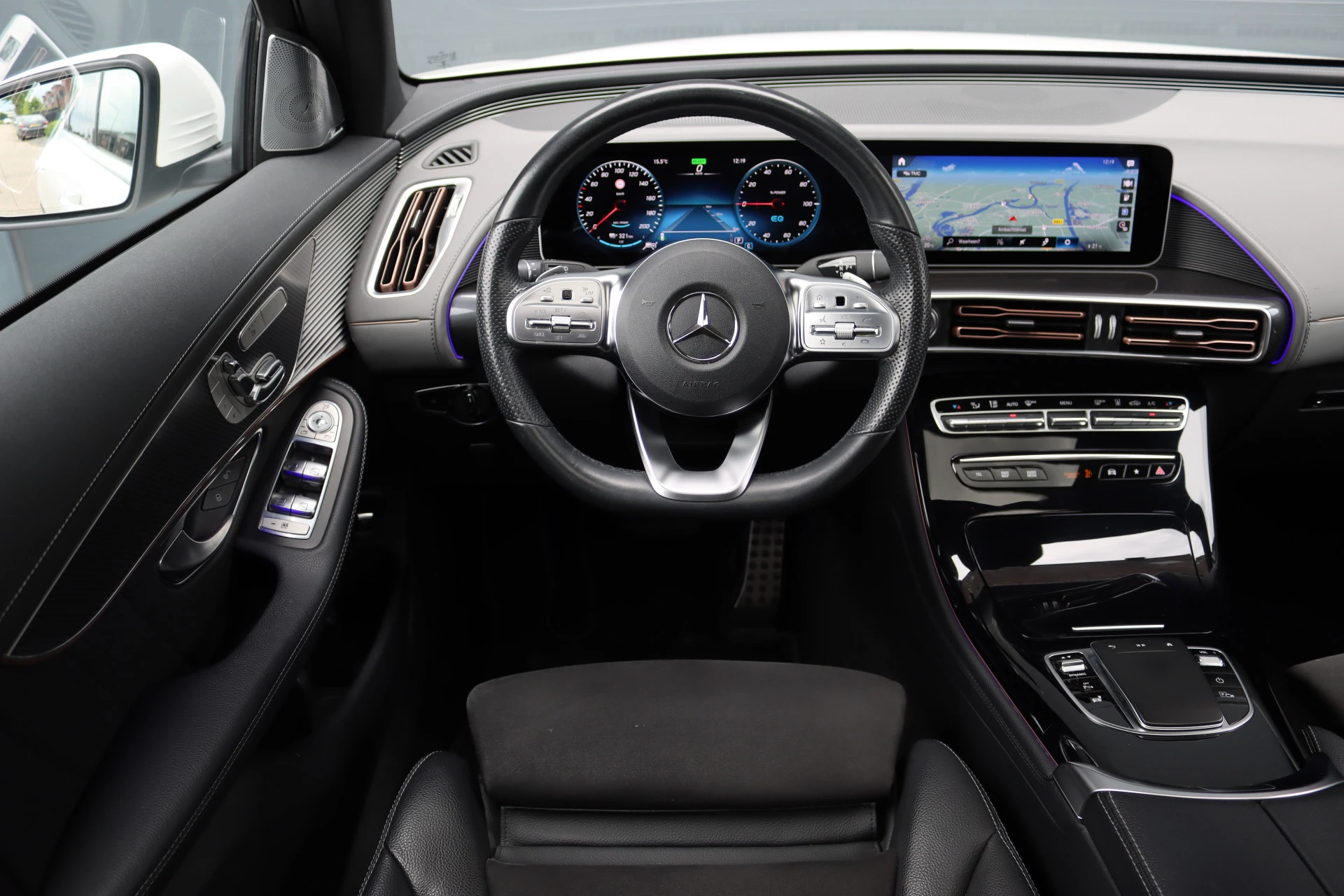 Hoofdafbeelding Mercedes-Benz EQC