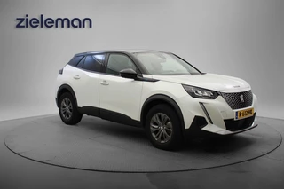 Hoofdafbeelding Peugeot e-2008 Peugeot e-2008 50 kWh - Carplay, Stoelverw. SOH 92%