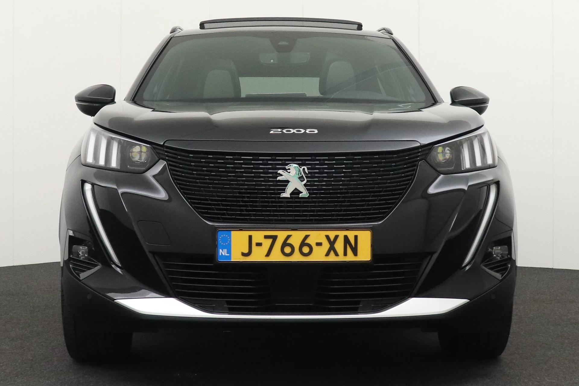 Hoofdafbeelding Peugeot e-2008