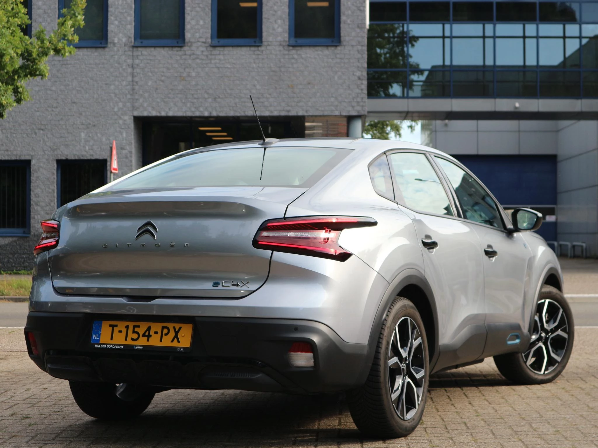 Hoofdafbeelding Citroën ë-C4 X