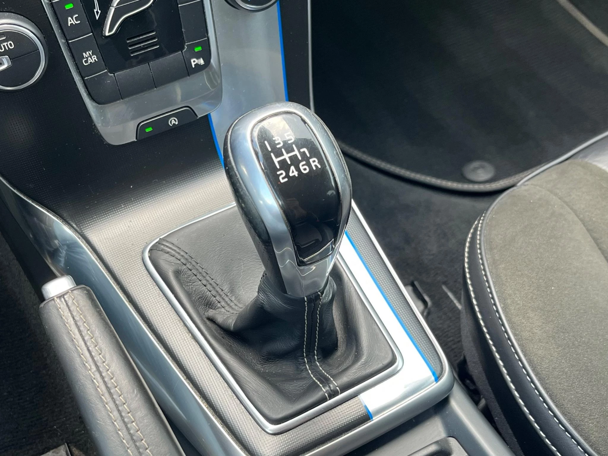 Hoofdafbeelding Volvo V40
