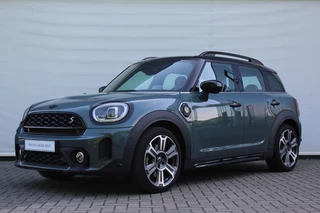 MINI Countryman Cooper SE ALL4 Classic Automaat / Achteruitrijcamera / Active Cruise Control / Comfort Access / Head-Up / LED / Stuurverwarming