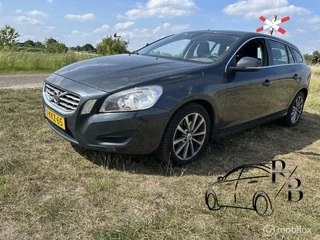 Volvo V60 1.6 T3 Momentum NAVI CRUISE AIRCO PARK SENS