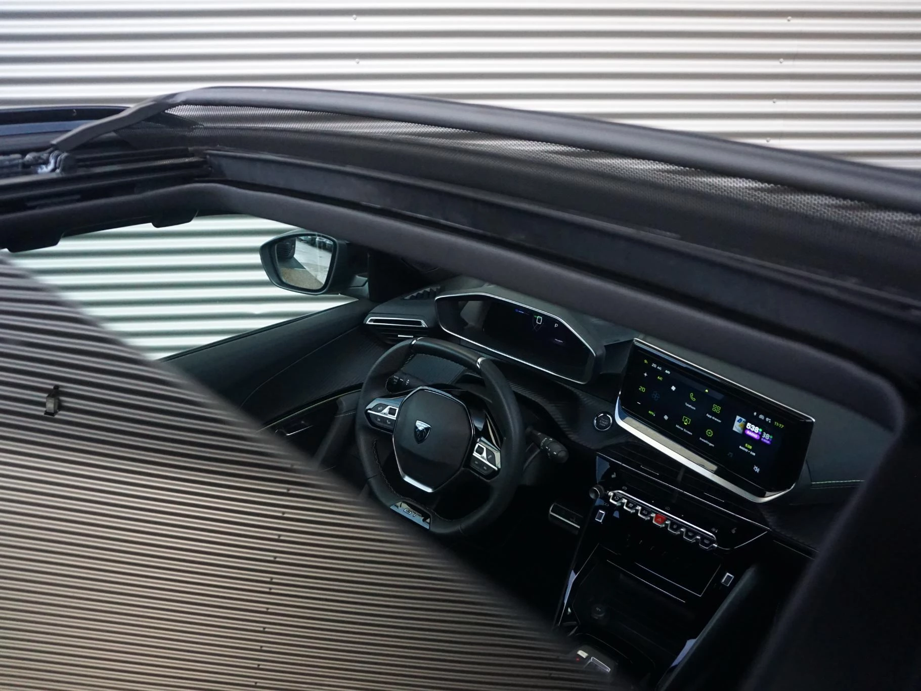 Hoofdafbeelding Peugeot e-2008