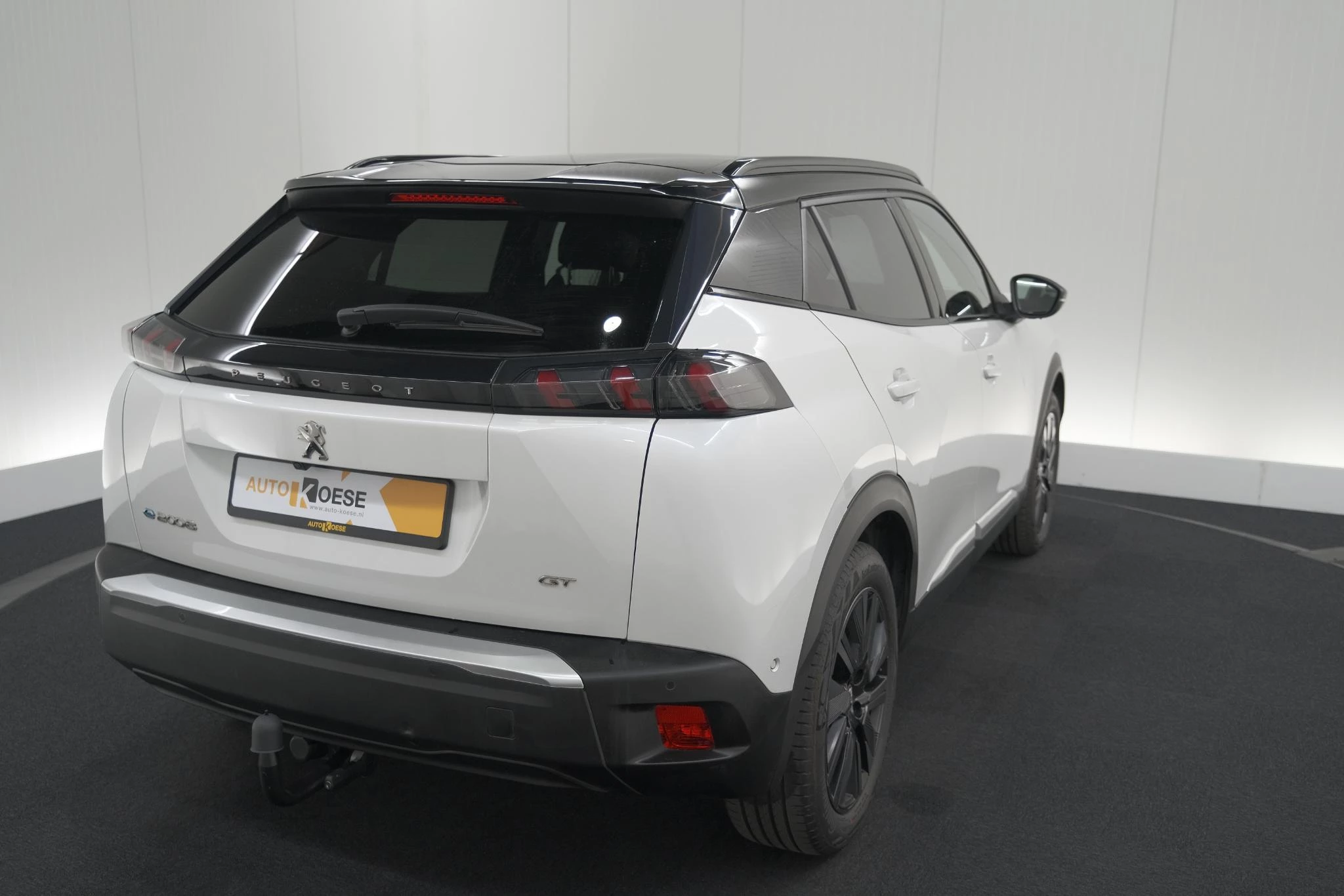 Hoofdafbeelding Peugeot e-2008