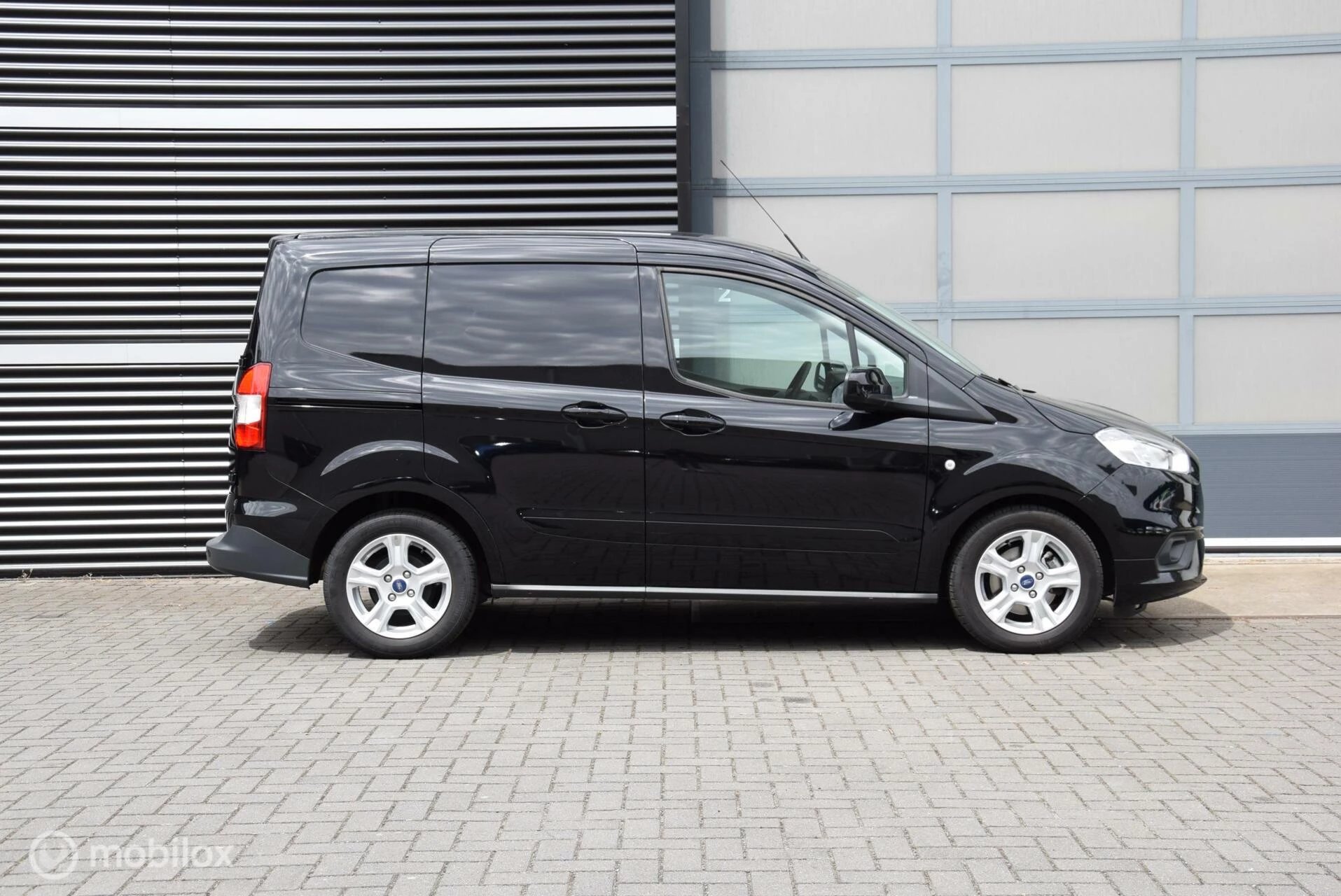 Hoofdafbeelding Ford Transit Courier