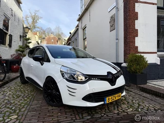 Renault Clio 1.5 dCi ECO UNIEK LET OP CUSTOM SPORT UITGEV.