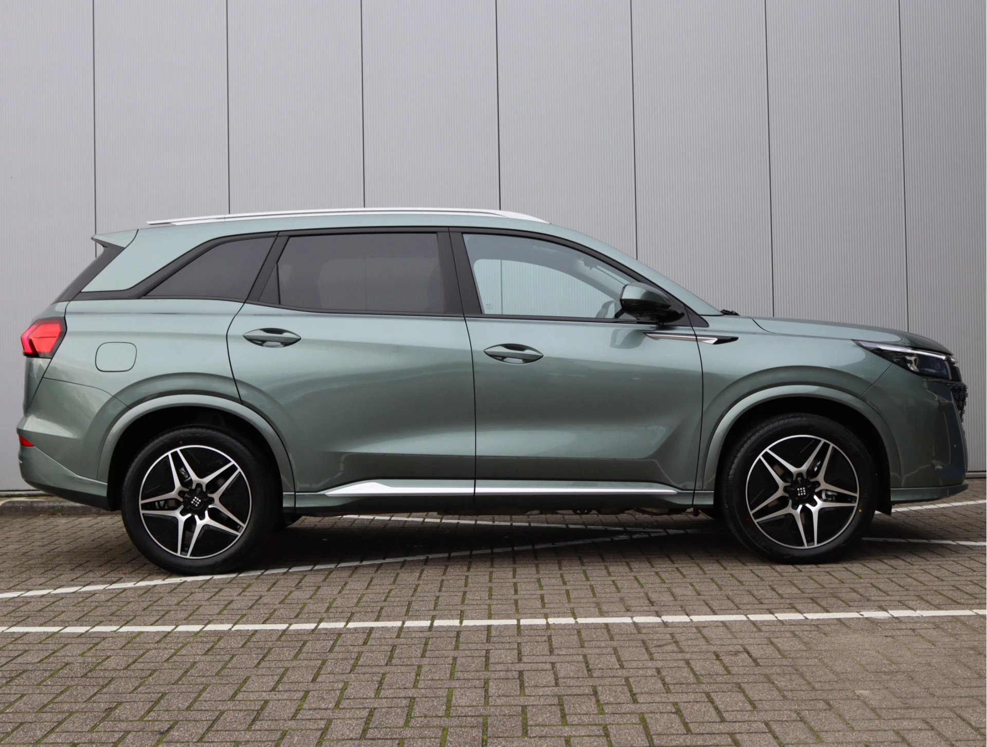 Hoofdafbeelding DFSK E5 PHEV