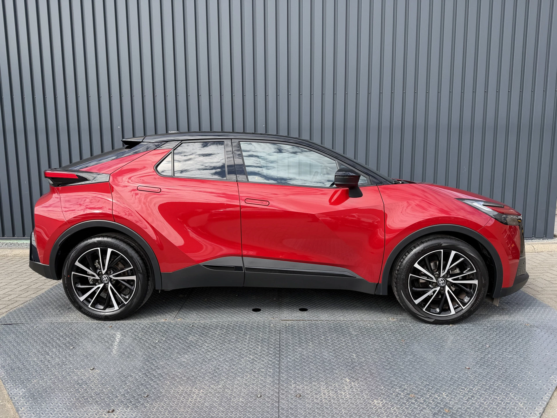 Hoofdafbeelding Toyota C-HR