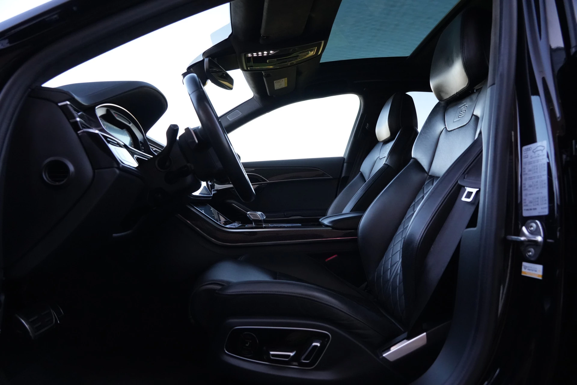 Hoofdafbeelding Audi S8