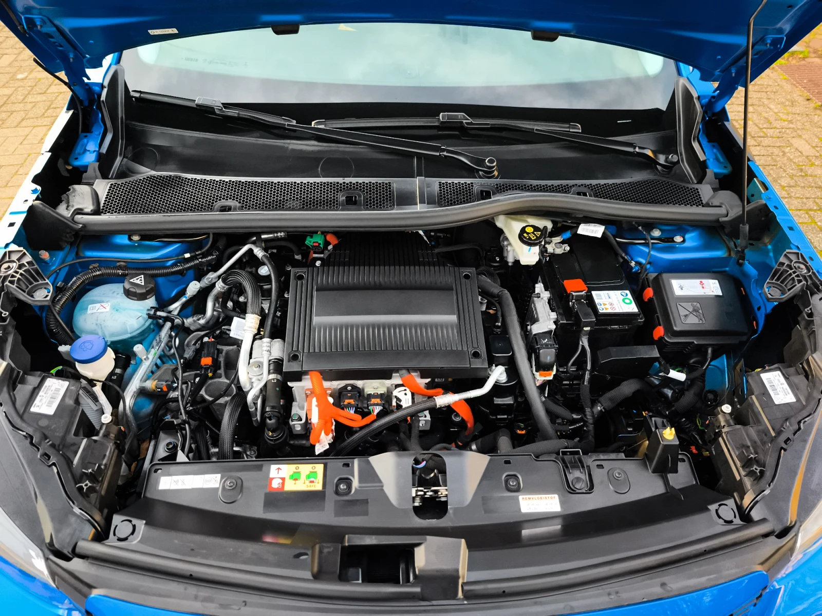 Hoofdafbeelding Peugeot e-2008