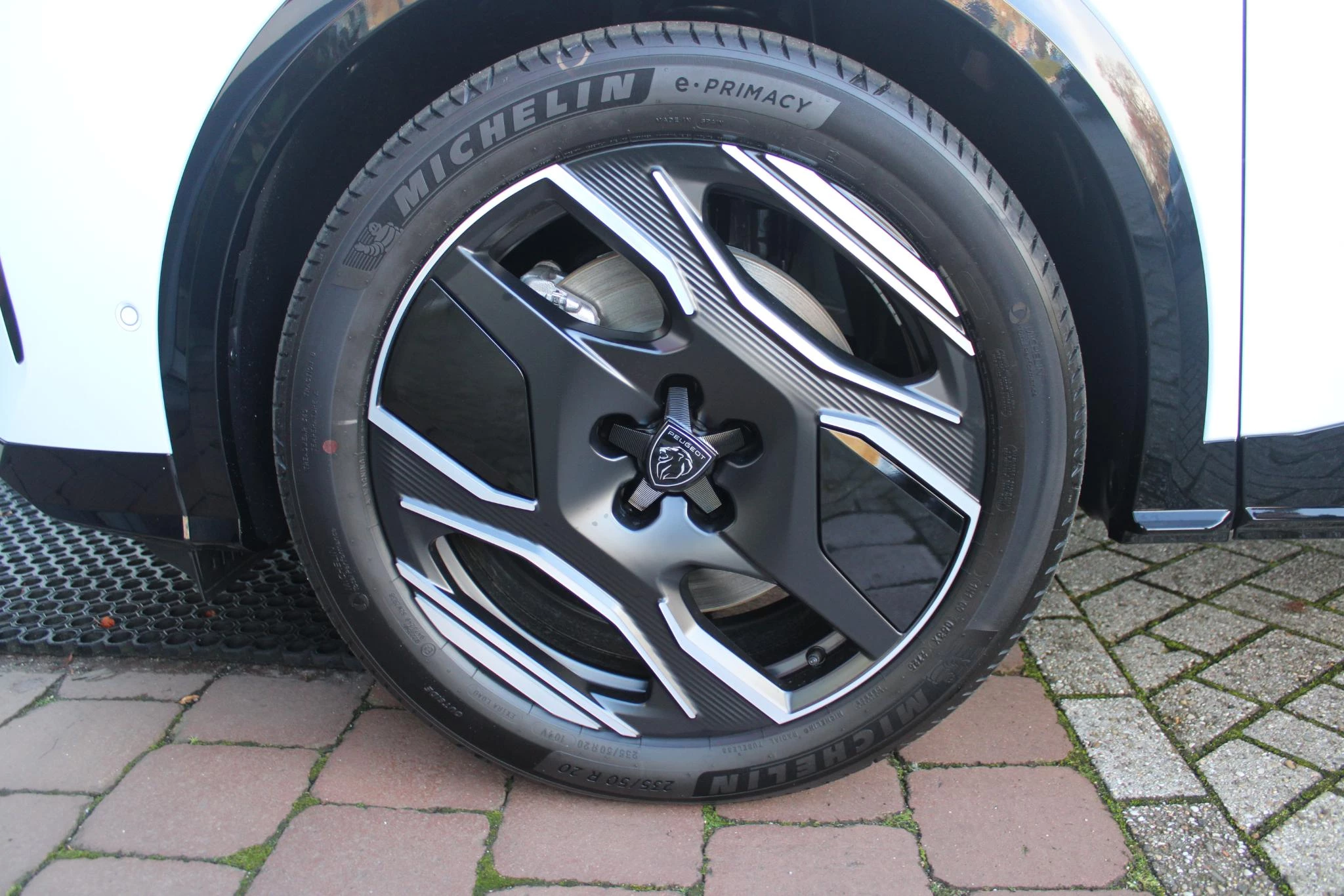 Hoofdafbeelding Peugeot e-3008