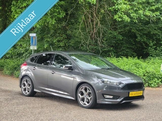 Hoofdafbeelding Ford Focus Ford Focus 1.0 ST-Line/1e Eig/Deal Ond/Camera/125PK/18''/Vol