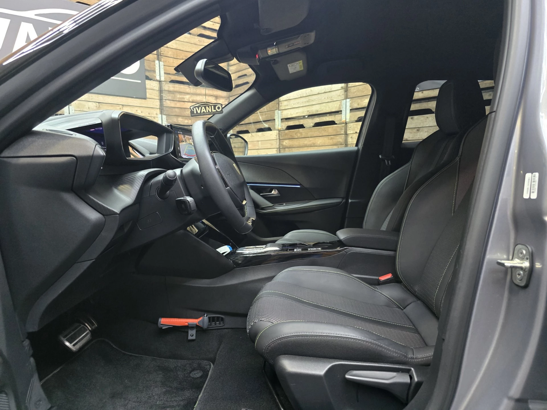 Hoofdafbeelding Peugeot e-2008