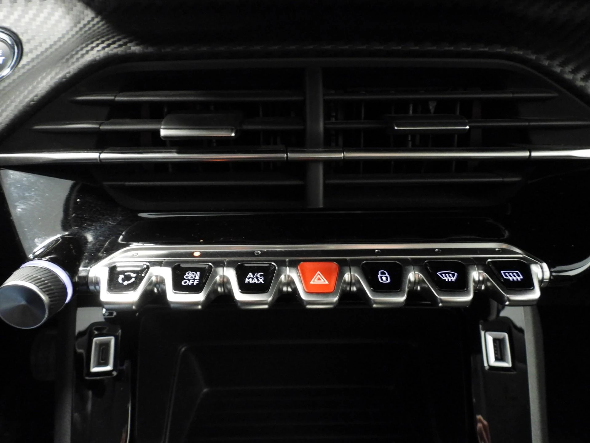 Hoofdafbeelding Peugeot e-208