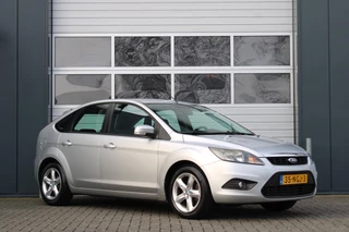 Ford Focus 1.6 Comfort 5-Deurs Airco/Cruise/Bluetooth/Elek.Ramen/C.V./RadioCD.AUX/16"LM/Trekhaak/1e.Eigenaar/91.133km/APK:09-2026