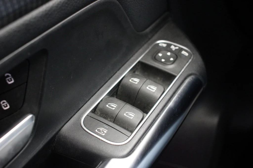 Hoofdafbeelding Mercedes-Benz EQA