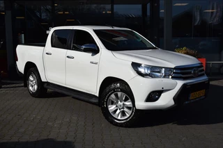 Hoofdafbeelding Toyota Hilux Toyota Hilux 2.4 D-4D DUBBEL CABIN PROFESSIONAL 2 SITZ 4WD VAN