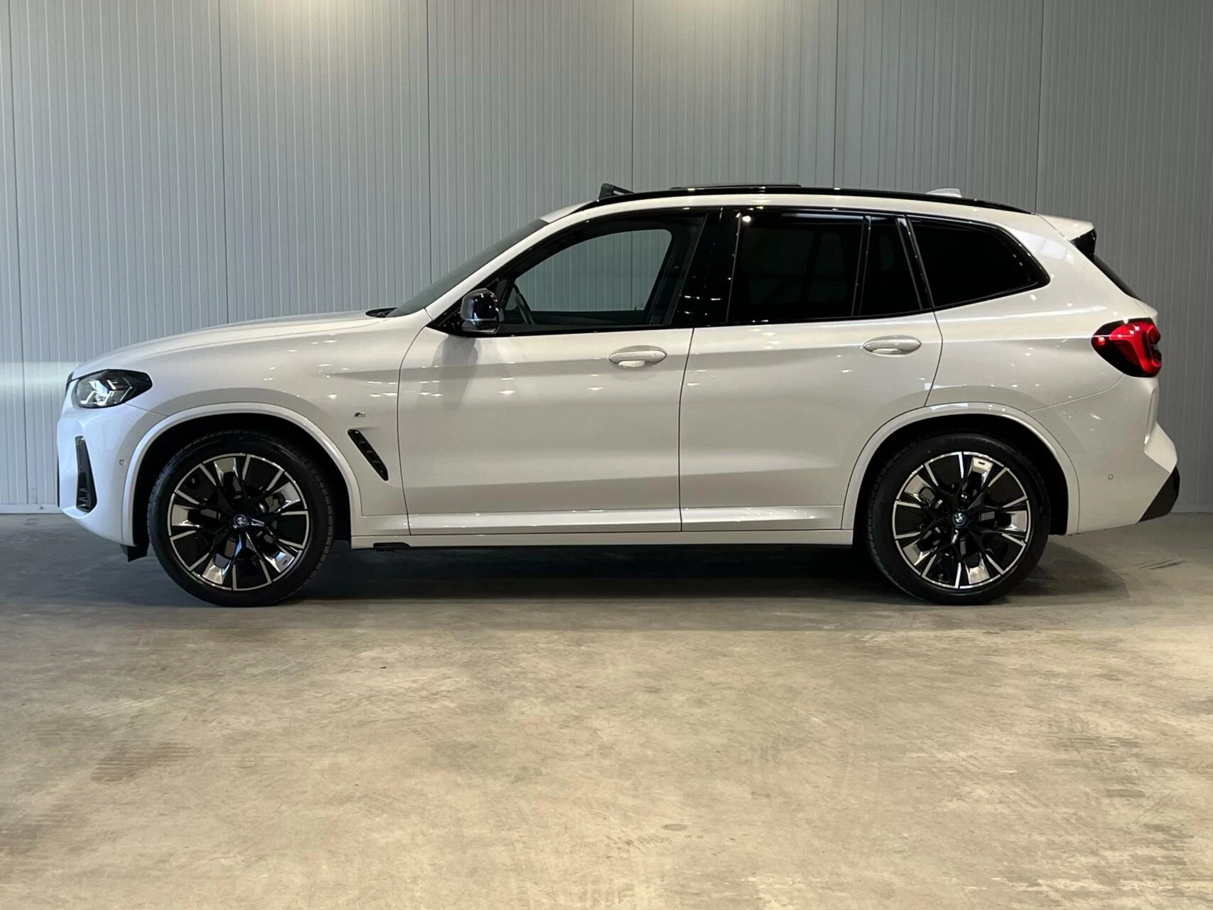 Hoofdafbeelding BMW iX3