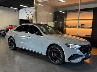 Mercedes-Benz E-klasse 300 e AMG Line 2024 Nardo Grey full option