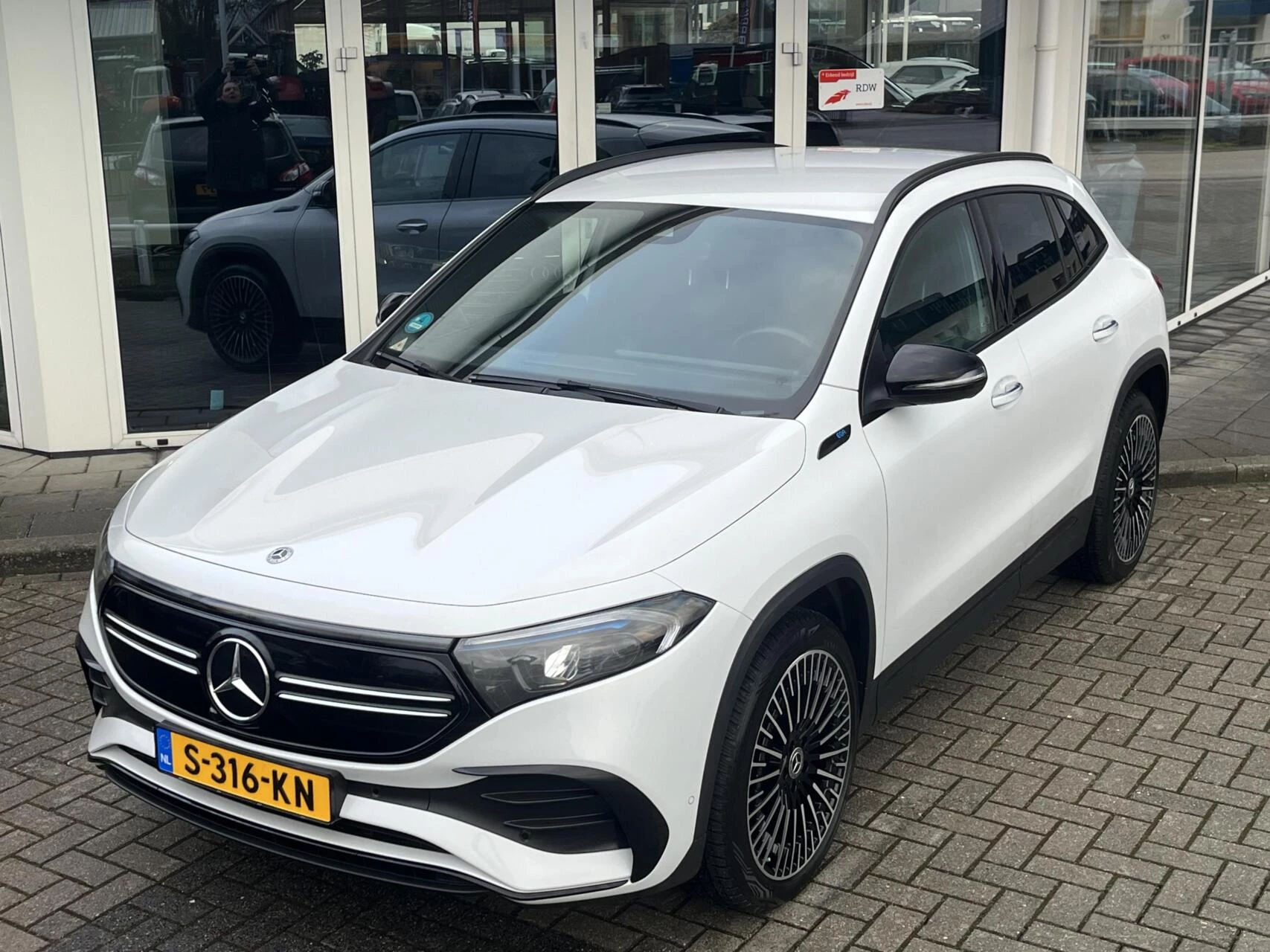 Hoofdafbeelding Mercedes-Benz EQA