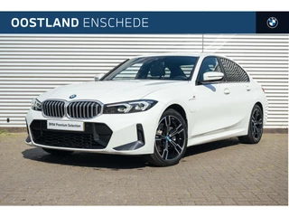 BMW 3 Serie 330e M Sport Automaat / Schuif-kanteldak / Sportstoelen / Comfort Access / Live Cockpit Plus / Stoelverwarming / Widescreen Display