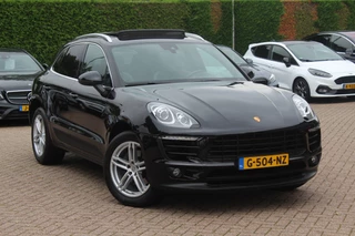 Hoofdafbeelding Porsche Macan Porsche Macan 2.0 / Trekhaak / Panoramadak / Leder / Parkeerhulp V+A / Stoelverwarming / DAB / Cruise Control